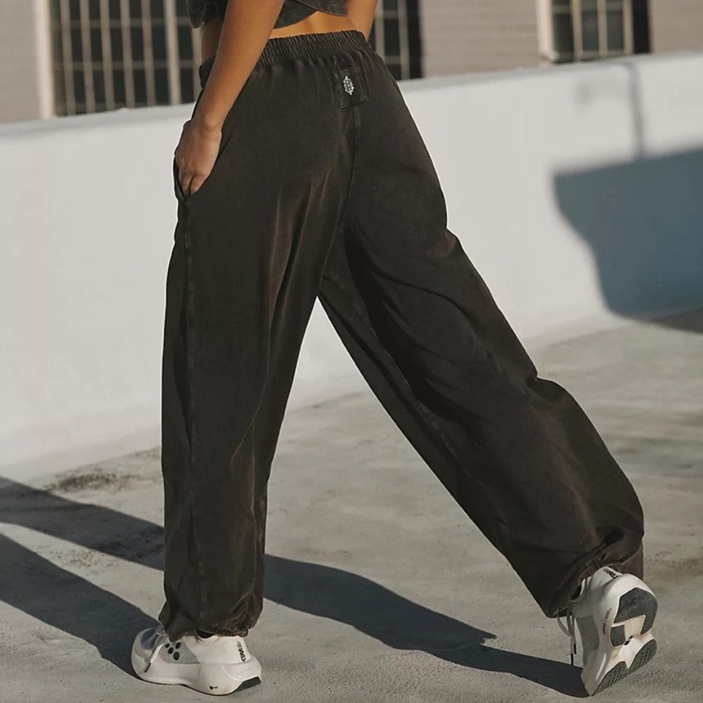 NWOT Free People Movement Hot Shot Crossover Pants - Picture 2 of 10